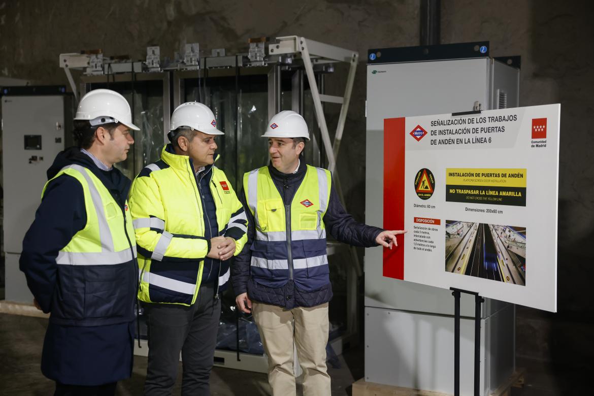 Jorge Rodrigo recepciona puertas anden automatización L6 metro